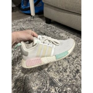 adidas gazelle silver green womens adidas Questar Flow NXT Shoes Core Black / Cloud White / Core Black –  Heppo.com main image 1